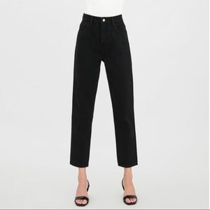Super flattering black high-waisted mom jeans